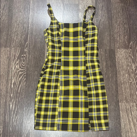 H&M Dresses & Skirts - H&M plaid black and yellow mini dress size XS